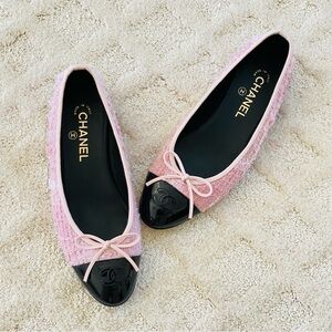 💘CHANEL Pink boucle whit Black patent ballet Flats